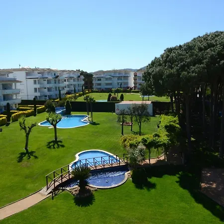 3-bedroom In Apartment *